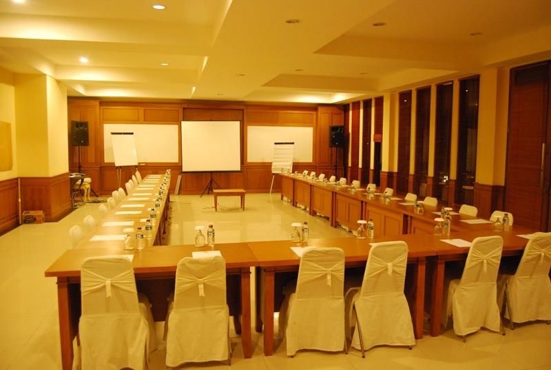 Hotel Kyriad Bukit Gumati 3*