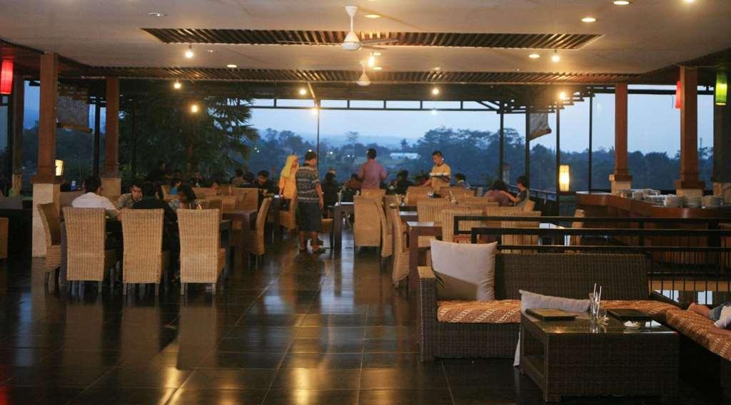 Kyriad Bukit Gumati 3*